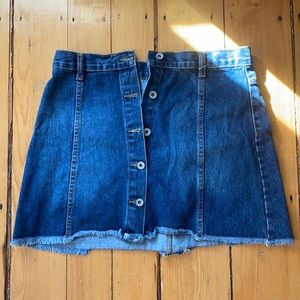Button up jean skirt. Great condition.
